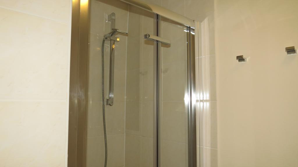 Montrose Guest House Ромфорд Екстер'єр фото